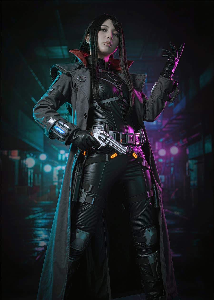 Agent-inspired cosplay concept — black tactical suit under a charcoal trench, neon rain street
